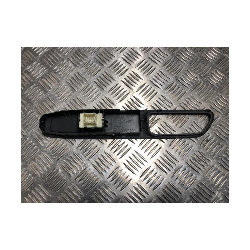 Interrupteur de leve vitre avant droit RENAULT CLIO 4 PHASE 2 d’occasion