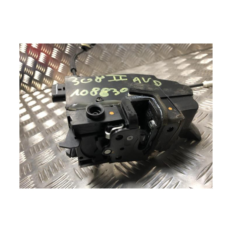 Serrure avant droit PEUGEOT 308 2 SW PHASE 2 BREAK d’occasion