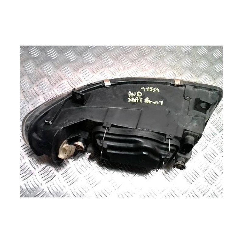 Optique avant principal droit (feux)(phare) SEAT LEON 1 d’occasion