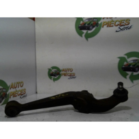 Bras de suspension superieur avant gauche PEUGEOT 309 PHASE 1 d’occasion
