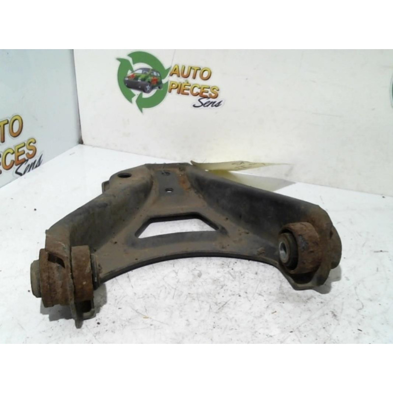 Triangle avant gauche RENAULT CLIO 1 PHASE 1 d’occasion