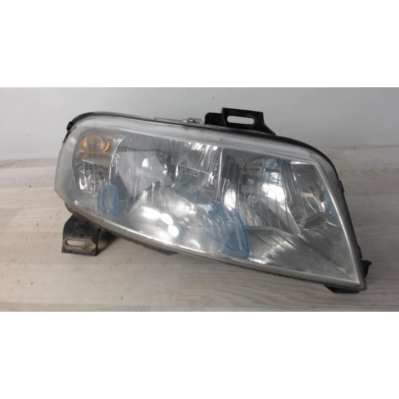 Optique avant principal droit (feux)(phare) FIAT STILO BREAK d’occasion
