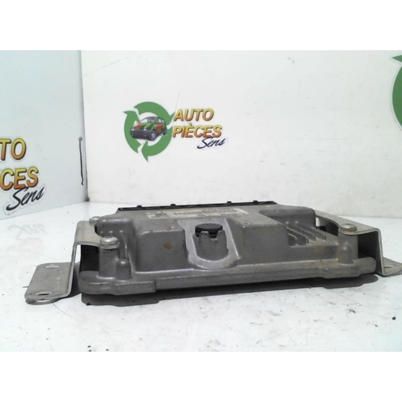 Calculateur moteur TOYOTA YARIS 1 PHASE 1 d’occasion