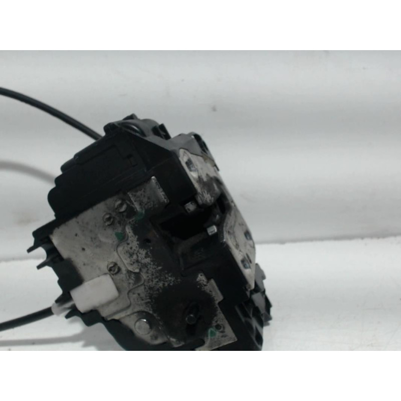 Serrure arriere droit RENAULT CLIO 3 PHASE 1 d’occasion