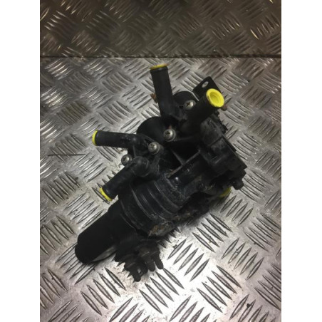 Pompe à eau AUDI A8 2 PHASE 1 d’occasion