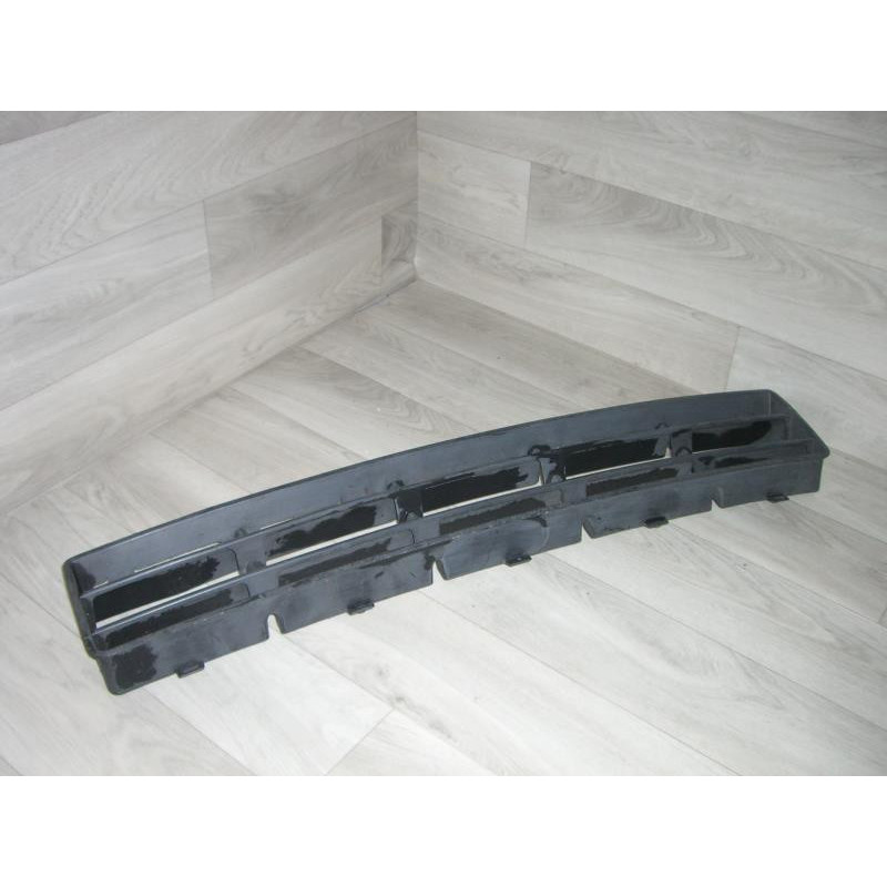 Grille de pare choc VOLKSWAGEN GOLF 4 d’occasion