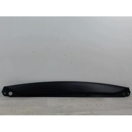 Moulure de pare choc avant JAGUAR E-PACE PHASE 1 d’occasion