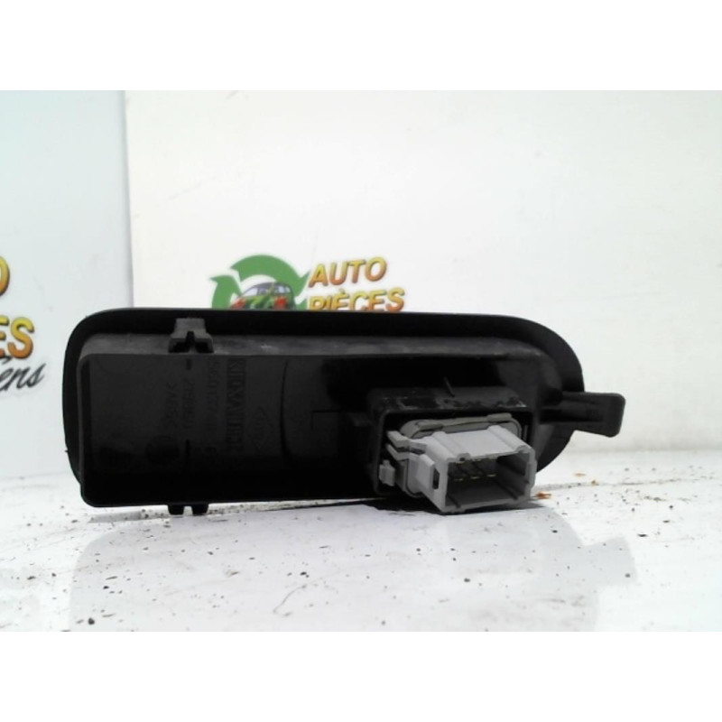 Interrupteur de leve vitre avant droit RENAULT SCENIC 2 PHASE 1 d’occasion