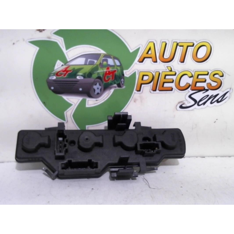 Platine feu arriere droit VOLKSWAGEN POLO 3 PHASE 2 d’occasion