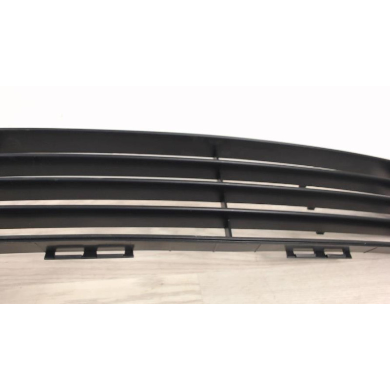 Grille de calandre FORD FIESTA 5 PHASE 1 d’occasion