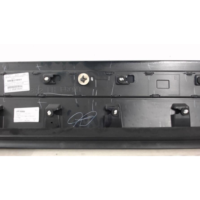 Garniture porte avant gauche LAND ROVER RANGE ROVER VELAR d’occasion