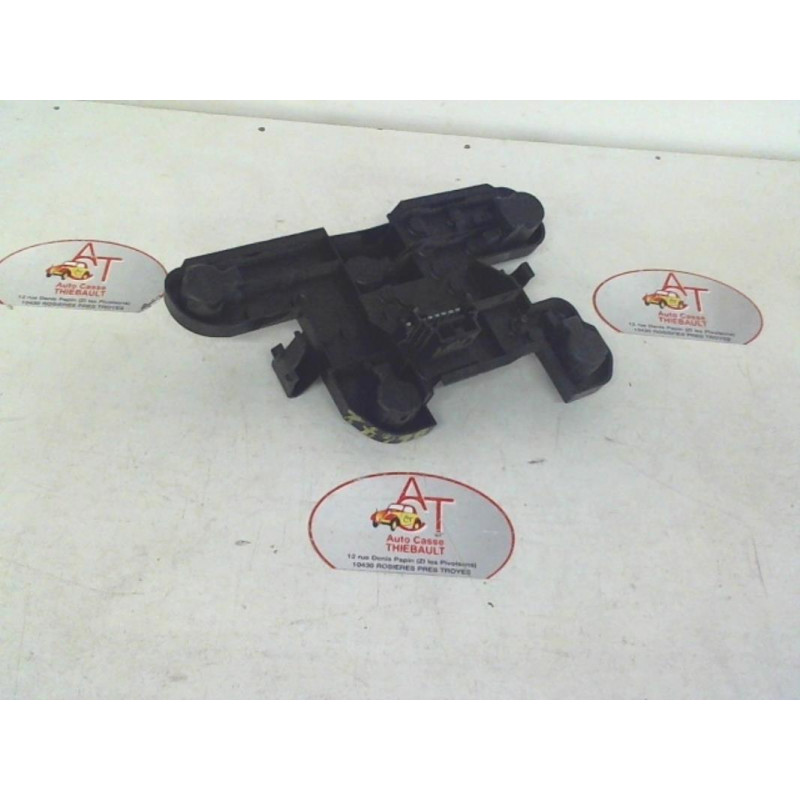 Platine feu arriere gauche RENAULT MEGANE I PHASE 2 d’occasion
