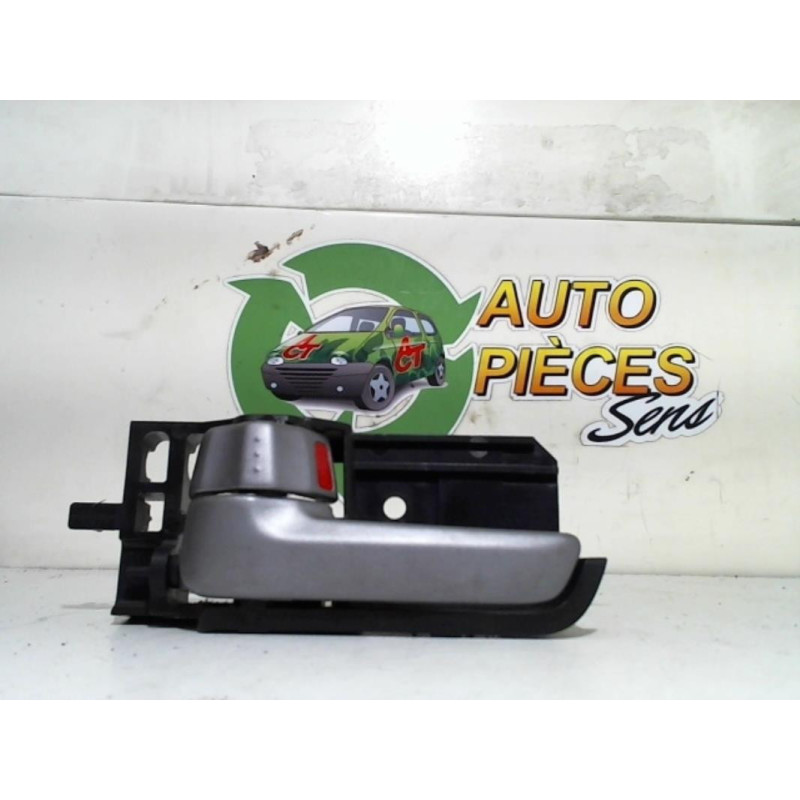 Poignee porte arriere gauche SUZUKI SWIFT 3 d’occasion