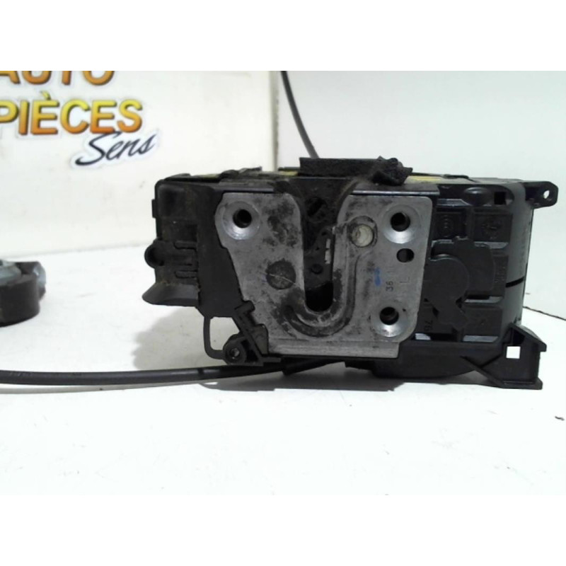 Serrure avant droit PEUGEOT 307 PHASE 1 d’occasion
