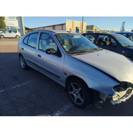 Platine feu arriere droit RENAULT MEGANE 1 PHASE 2 d’occasion