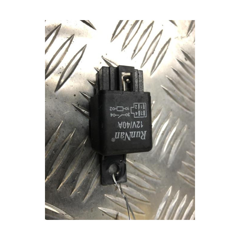Relais electrique AUDI A8 2 PHASE 1 d’occasion
