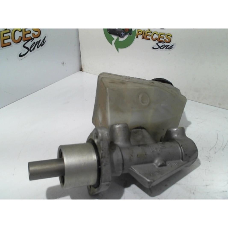 Maitre cylindre (freinage) RENAULT CLIO 2 PHASE 1 d’occasion