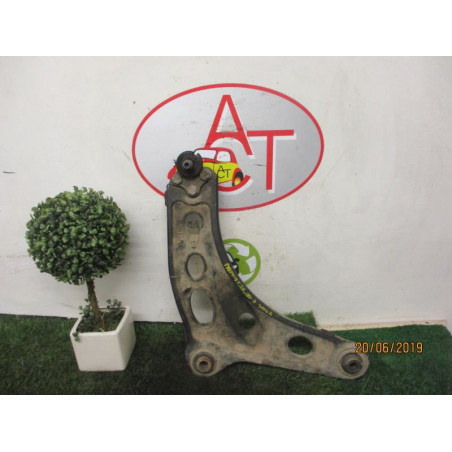 Triangle avant droit NISSAN PRIMASTAR d’occasion
