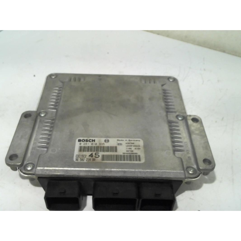 Calculateur moteur PEUGEOT  d’occasion