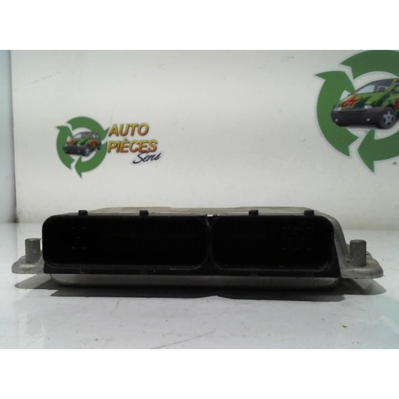 Calculateur moteur VOLKSWAGEN POLO 4 PHASE 2 d’occasion
