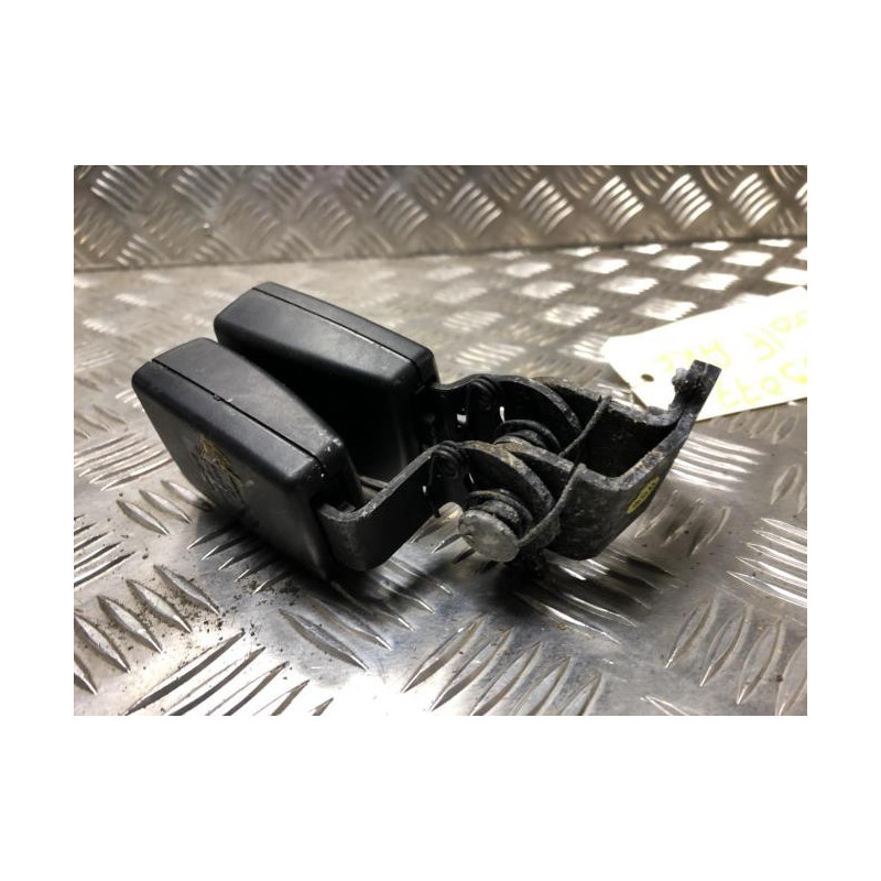 Attache ceinture arriere gauche VOLKSWAGEN GOLF 7 PHASE 1 d’occasion