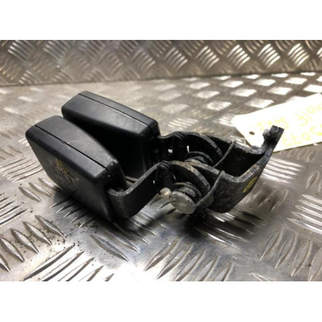 Attache ceinture arriere gauche VOLKSWAGEN GOLF 7 PHASE 1 d’occasion