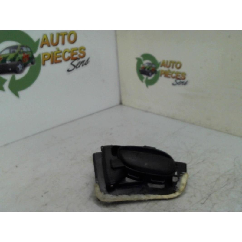 Poignee interieur avant droit PEUGEOT 206 PHASE 1 d’occasion