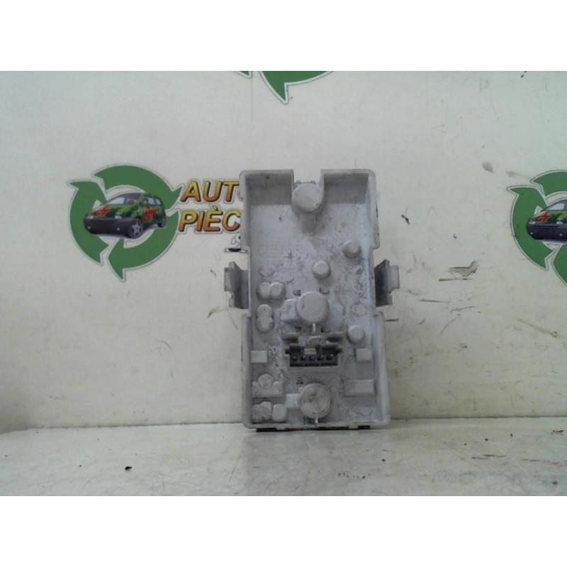 Platine feu arriere droit RENAULT R19 PHASE 2 d’occasion