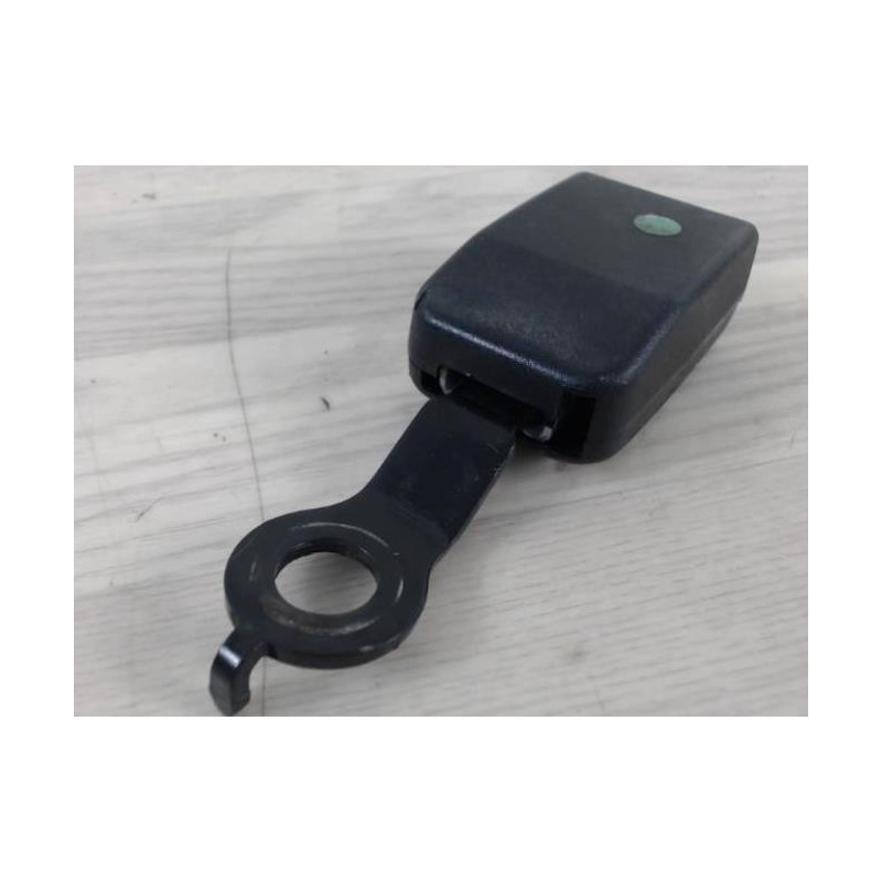Attache ceinture avant gauche DACIA SANDERO 1 d’occasion