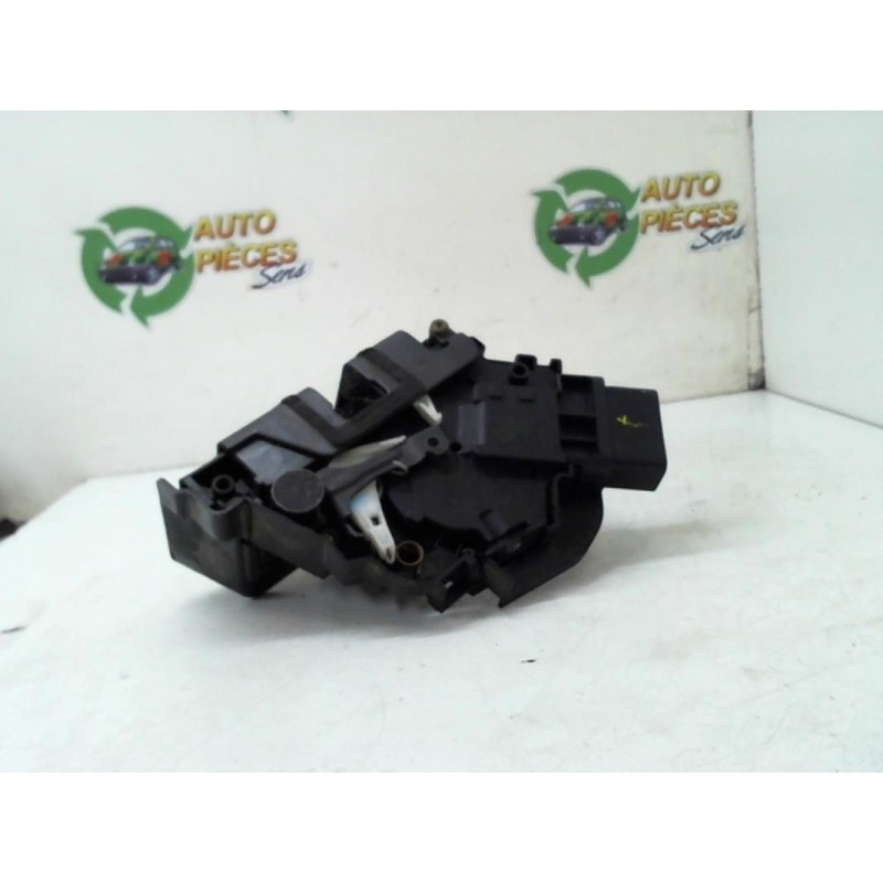 Serrure avant droit FORD C-MAX 1 PHASE 1 d’occasion