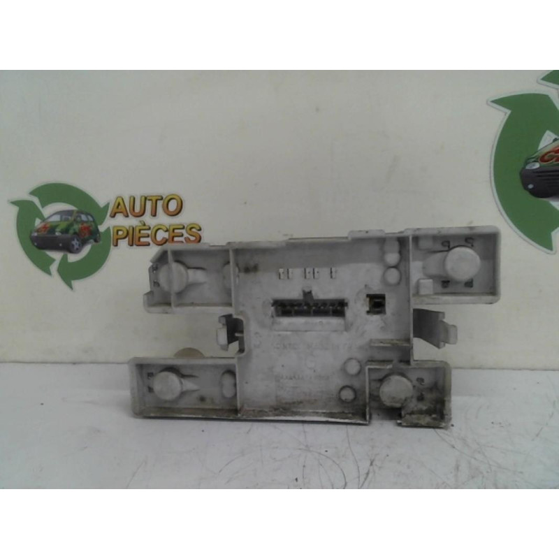Platine feu arriere gauche RENAULT CLIO 1 PHASE 2 d’occasion
