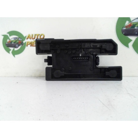 Platine feu arriere droit RENAULT CLIO 1 PHASE 2 d’occasion
