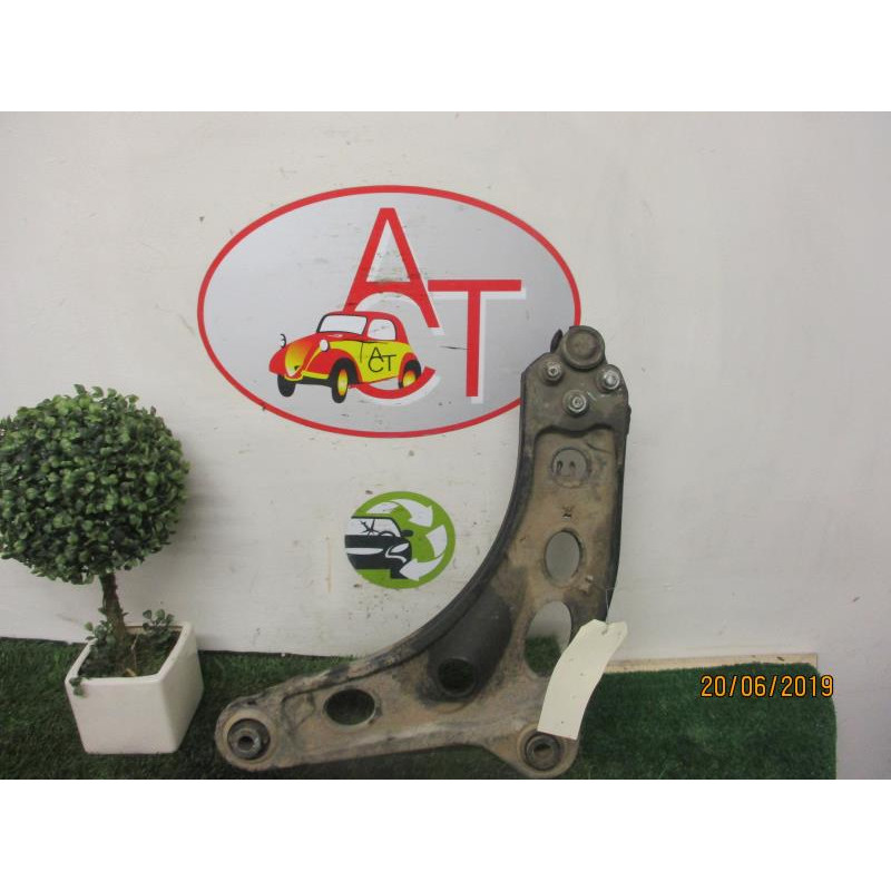 Triangle avant droit NISSAN PRIMASTAR d’occasion