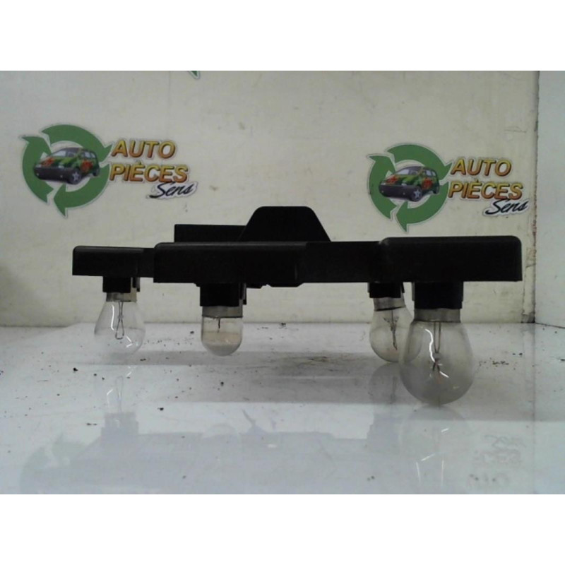 Platine feu arriere droit FORD FIESTA 4 PHASE 2 d’occasion
