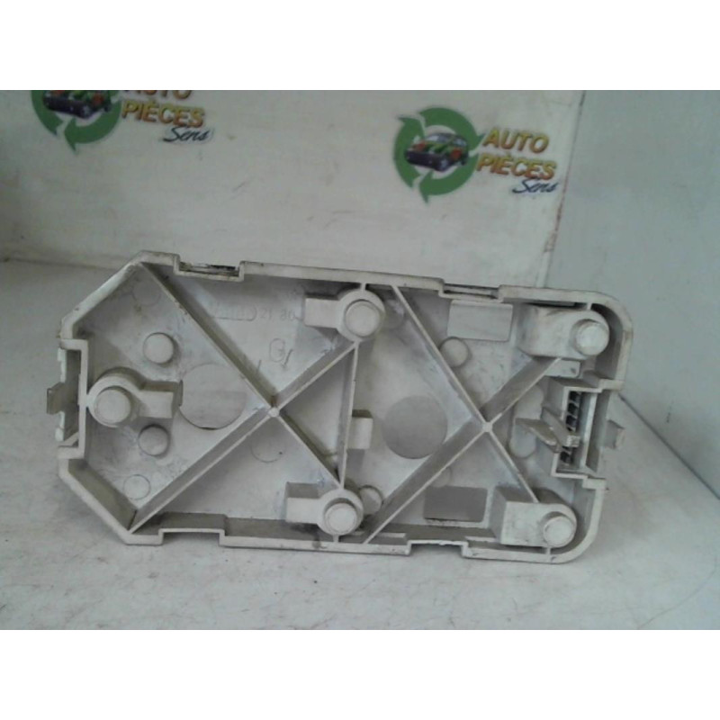 Platine feu arriere droit PEUGEOT 309 PHASE 2 d’occasion