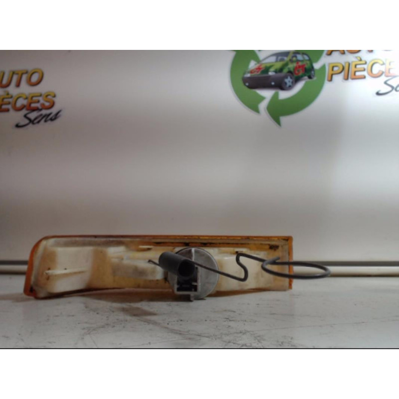 Optique avant secondaire gauche (feux)(clignotant) RENAULT SUPER 5 d’occasion