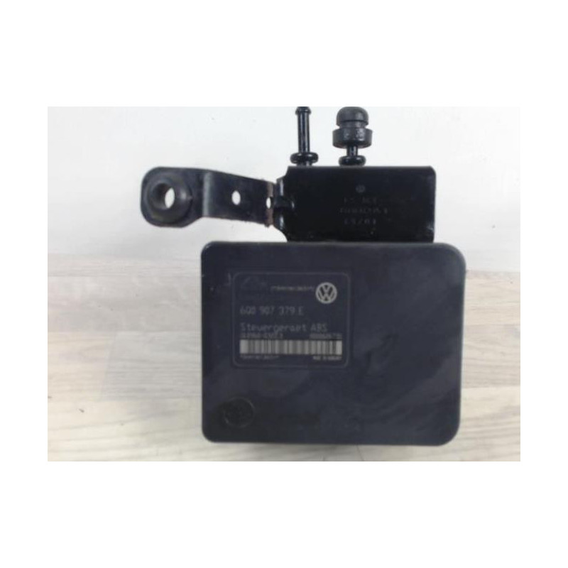 Bloc ABS (freins anti-blocage) VOLKSWAGEN POLO 4 PHASE 1 d’occasion