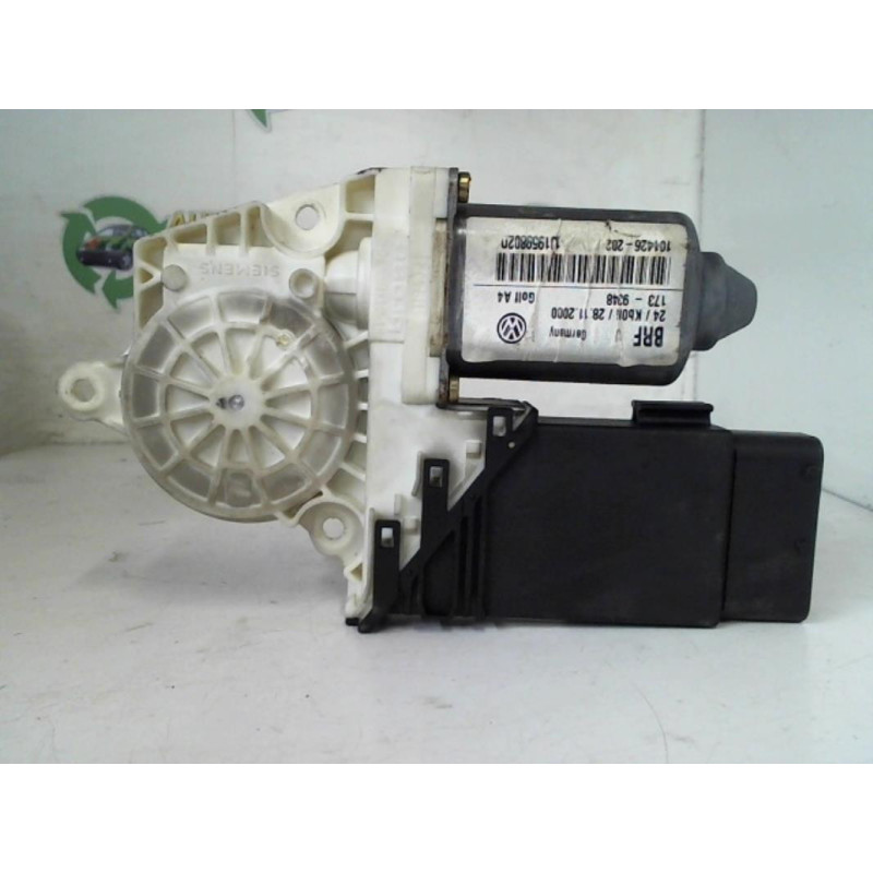 Moteur leve vitre avant droit VOLKSWAGEN GOLF 4 d’occasion
