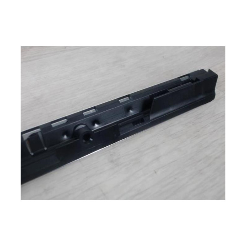 Baguette de porte arriere gauche  JAGUAR F-PACE PHASE 1 d’occasion