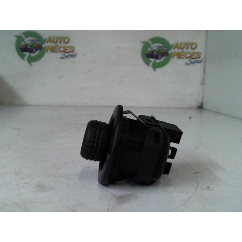 Commande retroviseurs RENAULT CLIO 2 PHASE 2 d’occasion