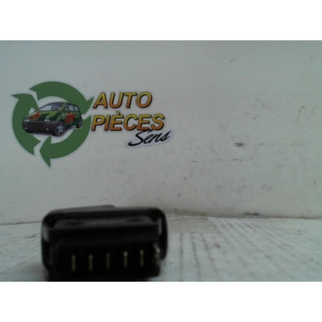 Interrupteur de leve vitre RENAULT TWINGO 1 PHASE 3 d’occasion