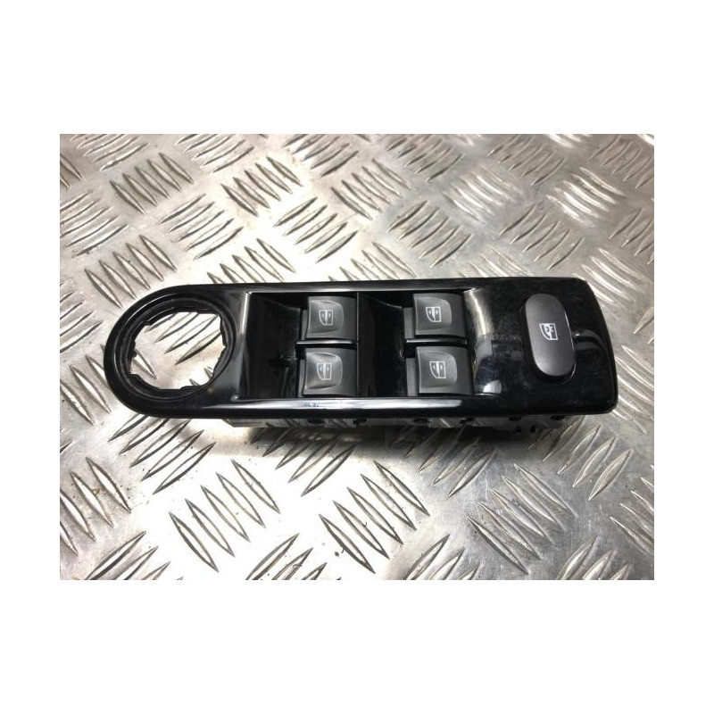 Interrupteur de leve vitre avant gauche RENAULT CLIO 4 PHASE 1 d’occasion