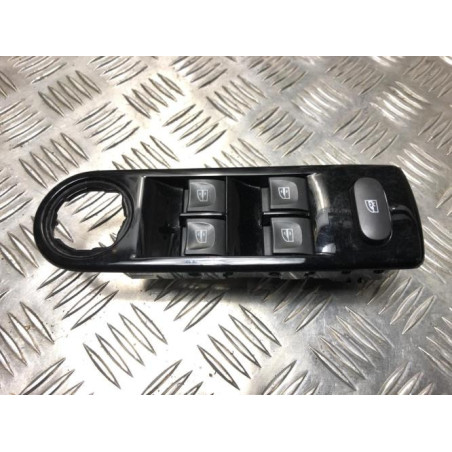 Interrupteur de leve vitre avant gauche RENAULT CLIO 4 PHASE 1 d’occasion
