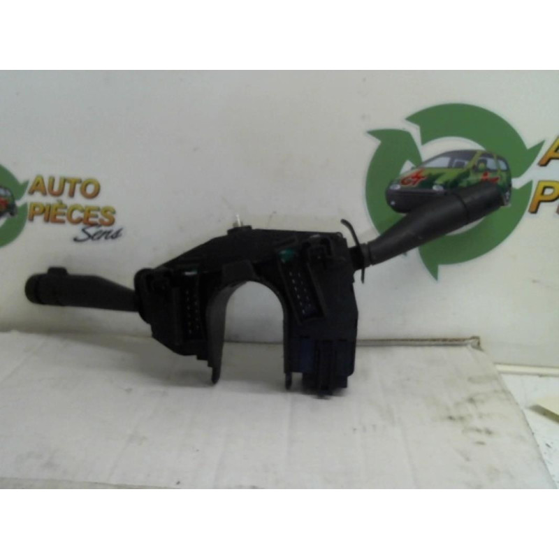 Commodo FORD ESCORT 3 d’occasion