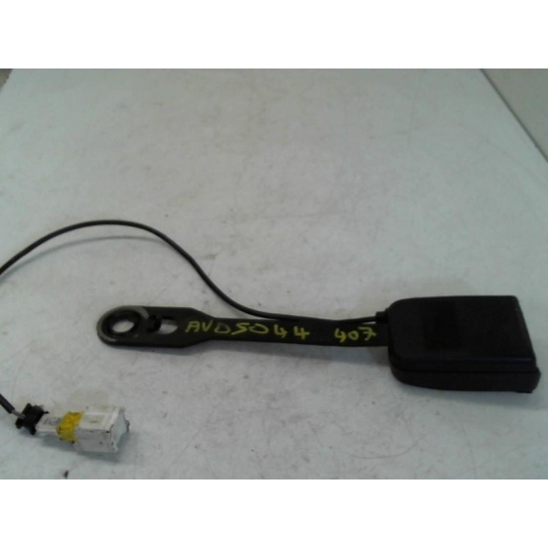 Attache ceinture avant droit PEUGEOT 407 PHASE 1 d’occasion