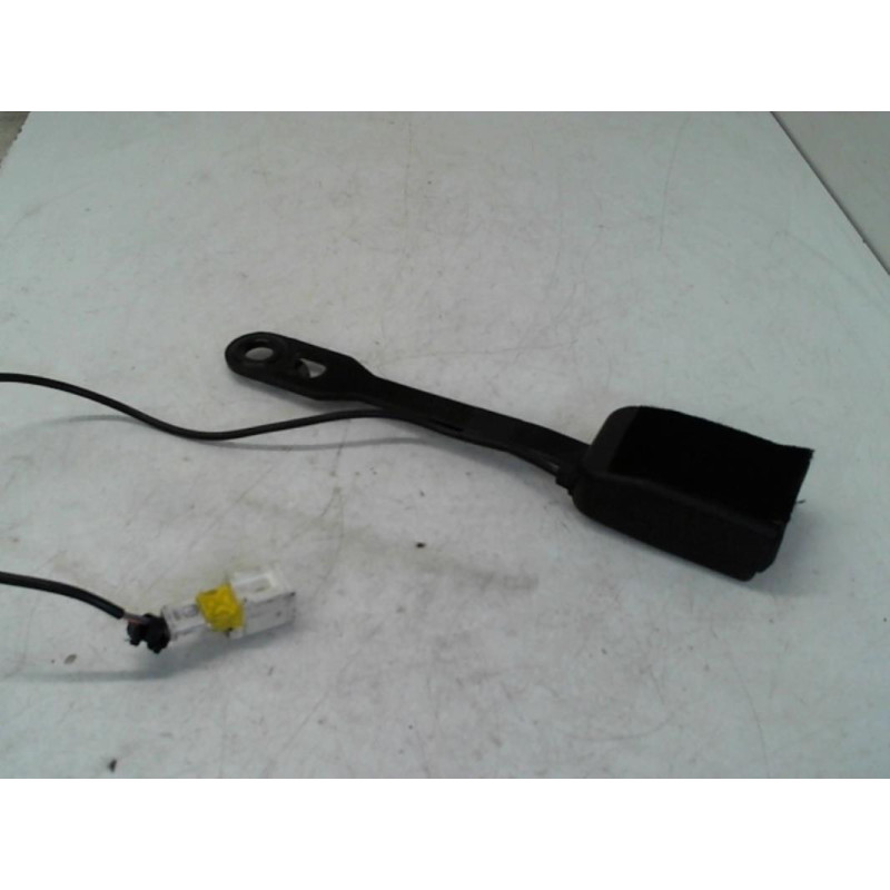 Attache ceinture avant droit PEUGEOT 407 PHASE 1 d’occasion