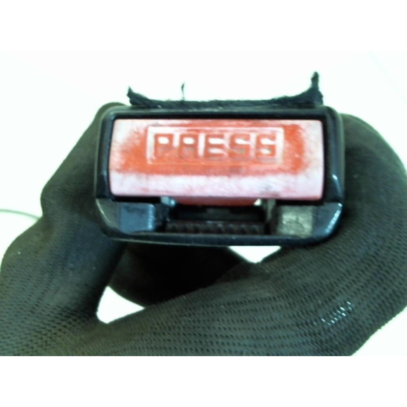 Attache ceinture avant droit PEUGEOT 407 PHASE 1 d’occasion