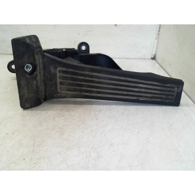 Pedalier d'accelerateur KIA SPORTAGE 3 PHASE 1 d’occasion