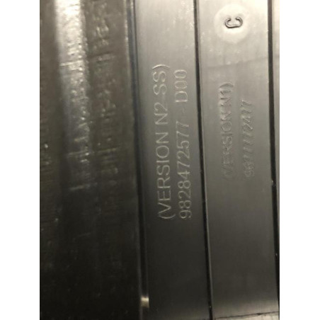 Garniture laterale arriere droite CITROEN C4 SPACETOURER d’occasion