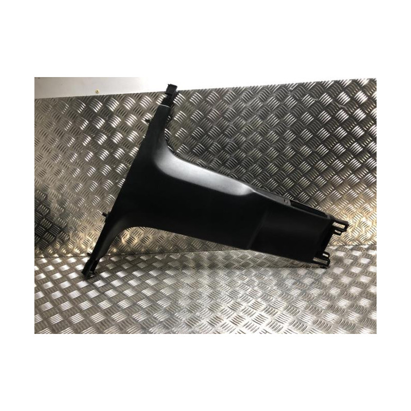 Garniture laterale arriere gauche CITROEN C4 SPACETOURER d’occasion